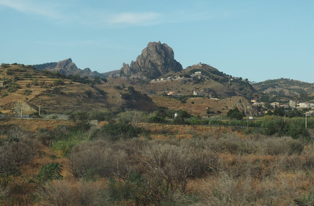 Borgo di Pentedattilo in Calabria